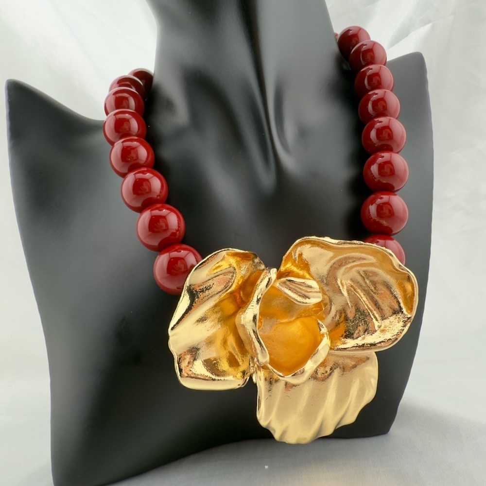 New! Zara Orchid Flower Floral Gold and Red Beaded Necklace adjustable unique